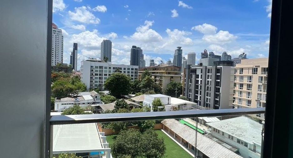 For rent and for sale 1 bed condo in Watthana, Bangkok