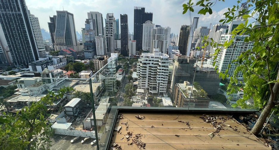 For sale 2 bedrooms condo in Watthana, Bangkok
