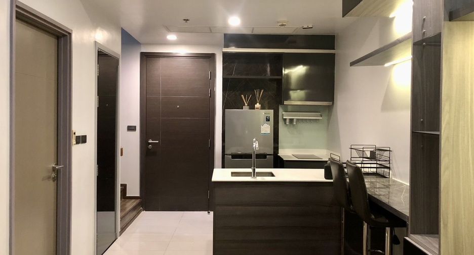 For sale 2 bedrooms condo in Watthana, Bangkok