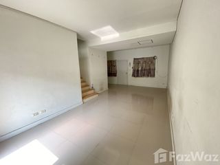For rent 3 bedrooms townhouse in Sam Phran, Nakhon Pathom