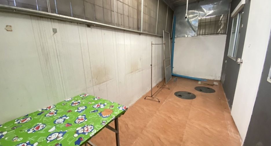 For rent 3 bedrooms townhouse in Sam Phran, Nakhon Pathom