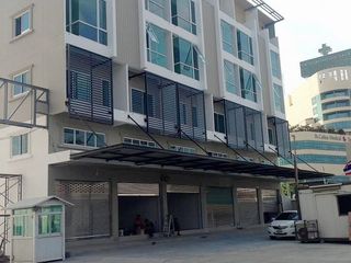 Local comercial en alquiler de 1 habitaciones en Mueang Pathum Thani, Pathum Thani