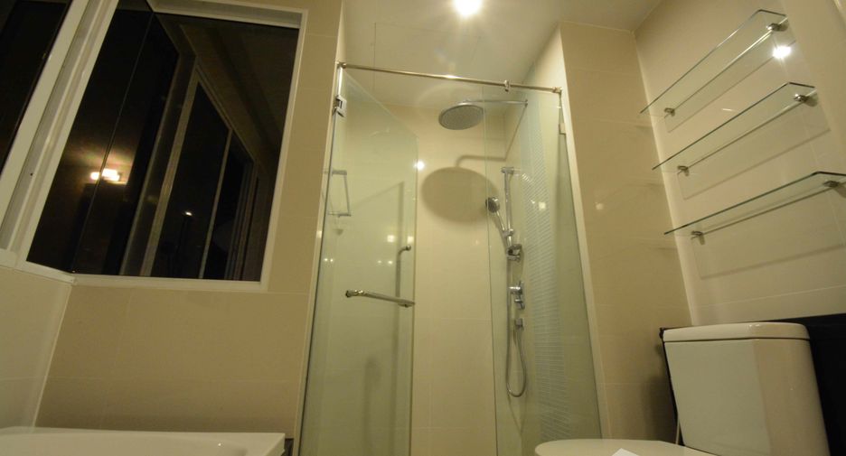 À vendre 2 chambres condo à Yan Nawa, Bangkok