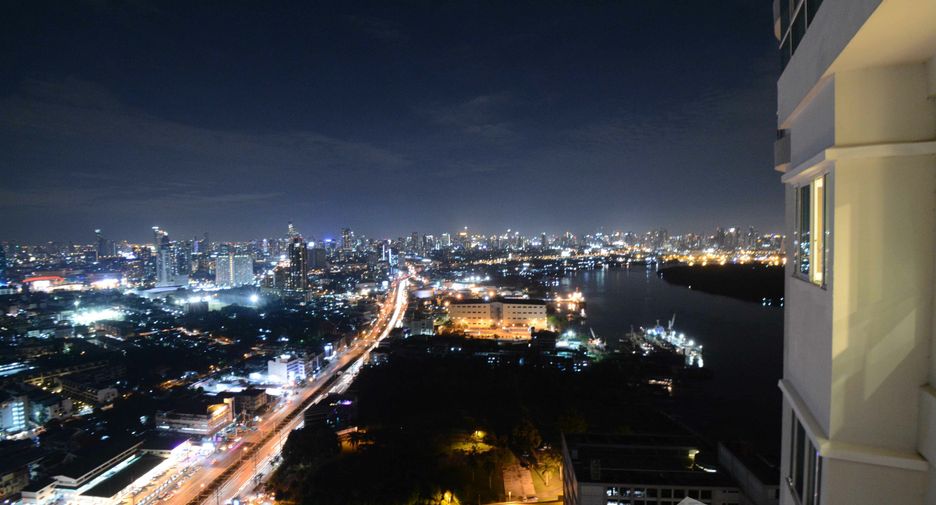 À vendre 2 chambres condo à Yan Nawa, Bangkok