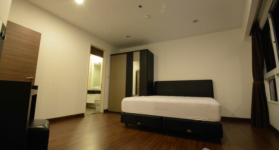 À vendre 2 chambres condo à Yan Nawa, Bangkok