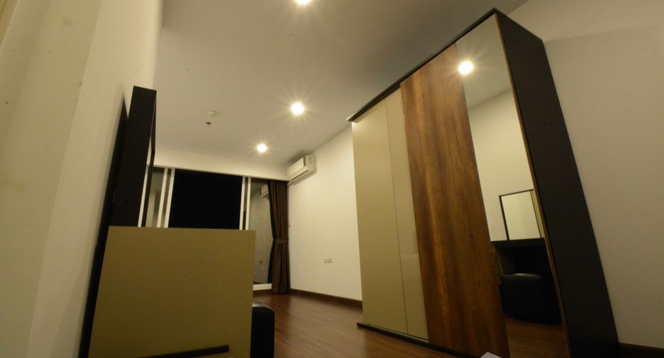 À vendre 2 chambres condo à Yan Nawa, Bangkok