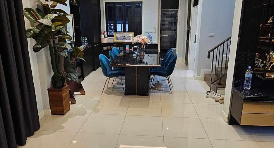 For sale 5 bedrooms house in Thanyaburi, Pathum Thani