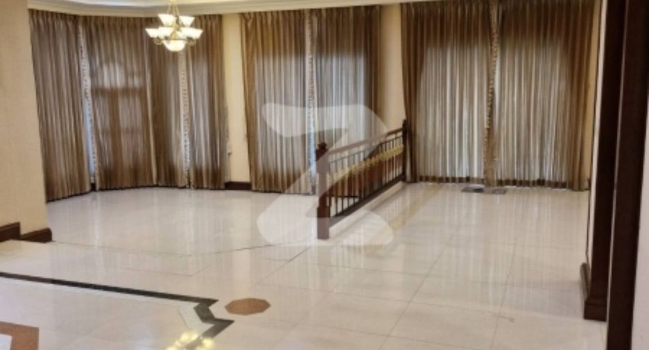 For sale 4 bedrooms house in Bang Khun Thian, Bangkok