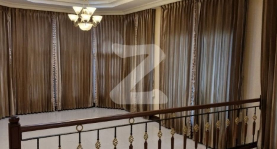 For sale 4 bedrooms house in Bang Khun Thian, Bangkok