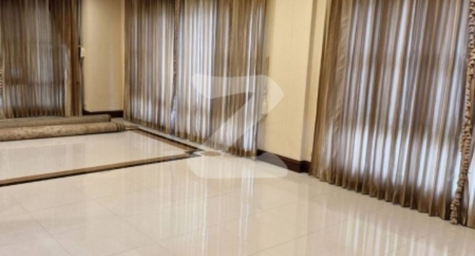 For sale 4 bedrooms house in Bang Khun Thian, Bangkok
