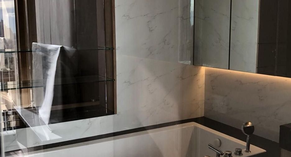 For sale 1 bed condo in Khlong Toei, Bangkok