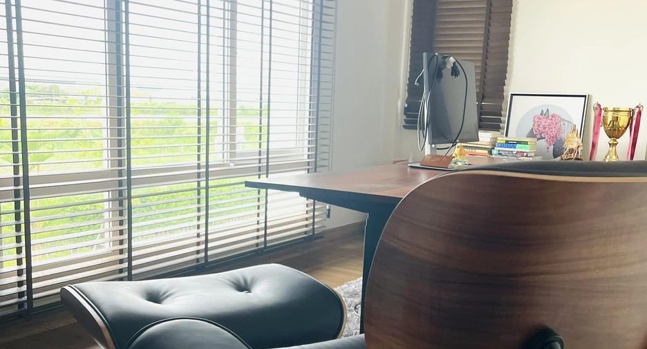 For sale 4 bedrooms house in Lat Krabang, Bangkok