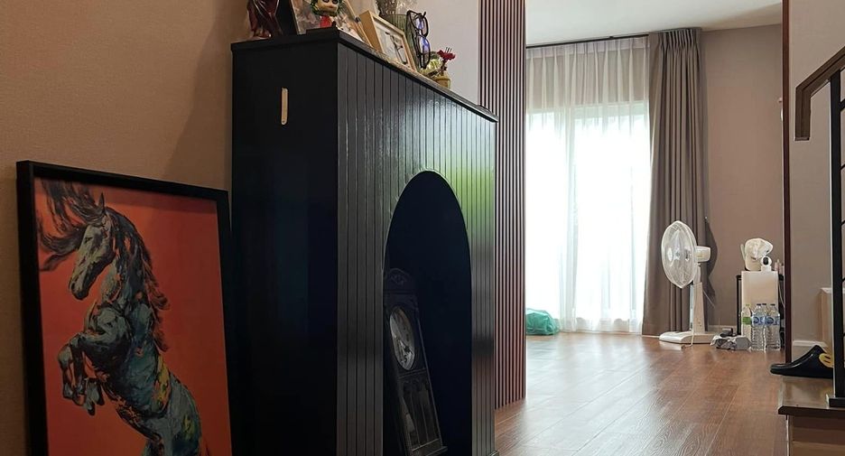 For sale 4 bedrooms house in Lat Krabang, Bangkok