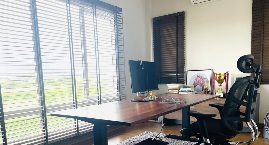 For sale 4 bedrooms house in Lat Krabang, Bangkok