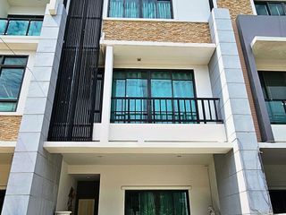 For sale and for rent 3 bedrooms townhouse in Mueang Pathum Thani, Pathum Thani