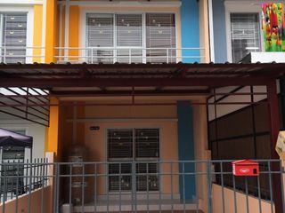 Casa adosada en alquiler de 2 habitaciones en Thanyaburi, Pathum Thani