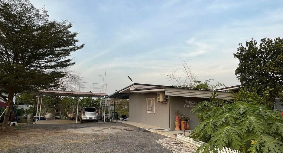 For sale 5 bedrooms house in Mueang Nakhon Sawan, Nakhon Sawan