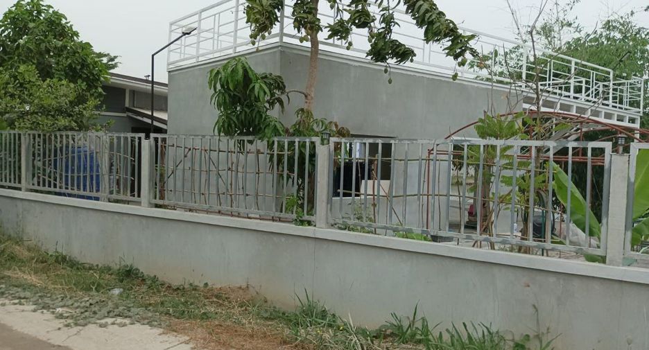 For sale 5 bedrooms house in Mueang Nakhon Sawan, Nakhon Sawan