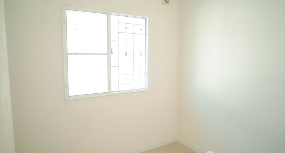 For sale 3 bedrooms townhouse in Khlong Luang, Pathum Thani