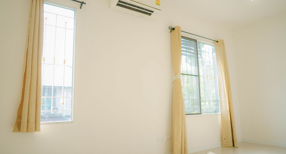 For sale 3 bedrooms townhouse in Khlong Luang, Pathum Thani
