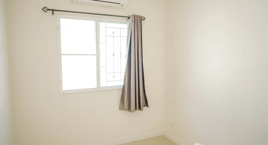For sale 3 bedrooms townhouse in Khlong Luang, Pathum Thani