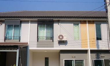 For sale 3 bedrooms townhouse in Khlong Luang, Pathum Thani