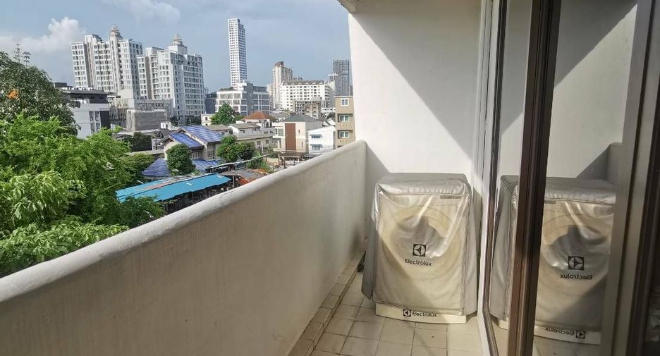 For sale and for rent 1 bed condo in Phra Khanong, Bangkok