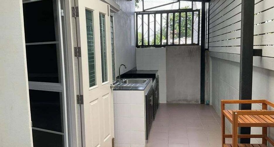 For rent 3 bedrooms house in Mueang Nonthaburi, Nonthaburi