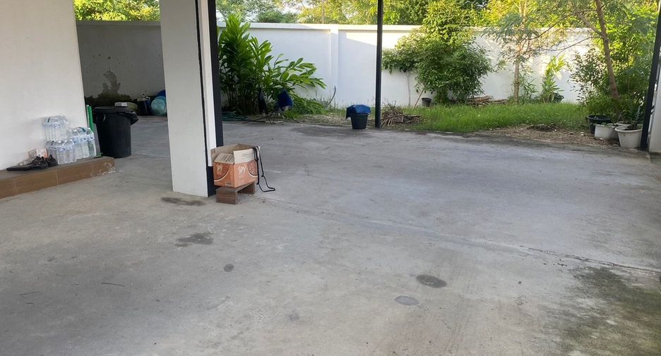 Haus zum Kauf mit 3 Zimmer in Phanat Nikhom, Chonburi