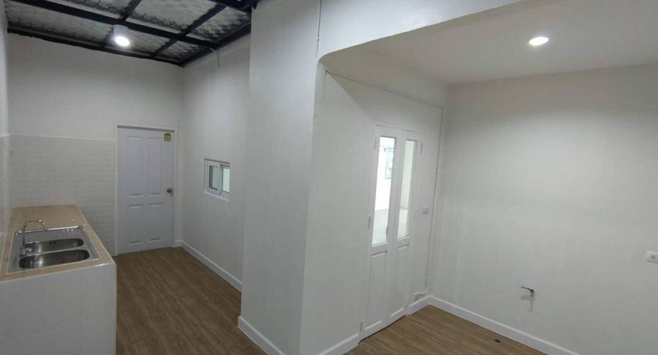 For sale 3 bedrooms townhouse in Lam Luk Ka, Pathum Thani