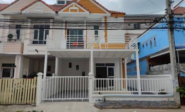Продажа 3 спальни таунхаус в Lam Luk Ka, Патумтани