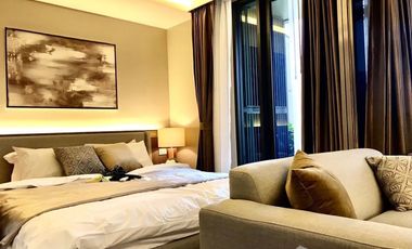 For sale 1 bed condo in Khlong Toei, Bangkok