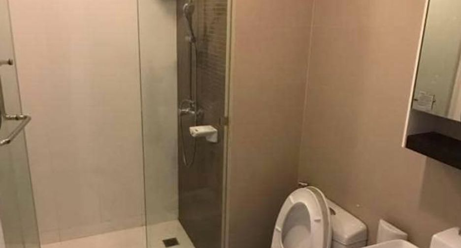 For sale 3 bedrooms condo in Khlong Toei, Bangkok