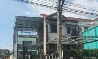 Reihenhaus zum Kauf mit 2 Zimmer in Mueang Chon Buri, Chonburi