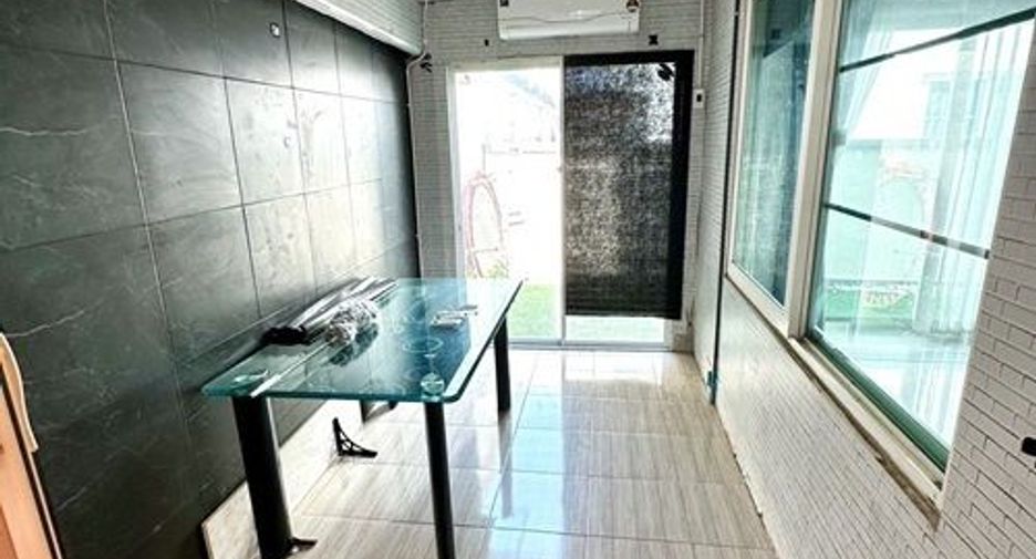 Reihenhaus zur Miete mit 3 Zimmer in Khlong Luang, Pathum Thani