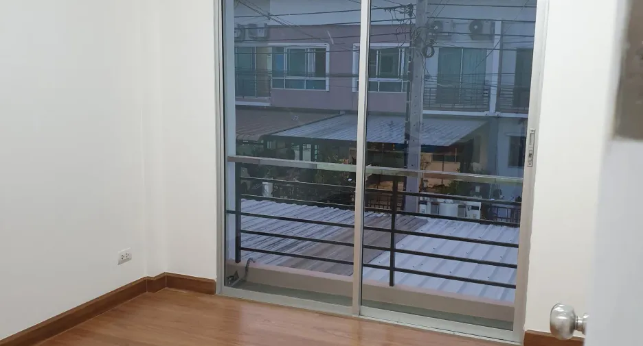 For sale 3 bedrooms townhouse in Bang Kruai, Nonthaburi