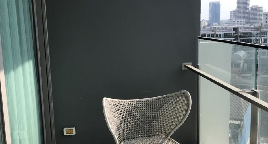 À vendre 1 chambre condo à Khlong Toei, Bangkok