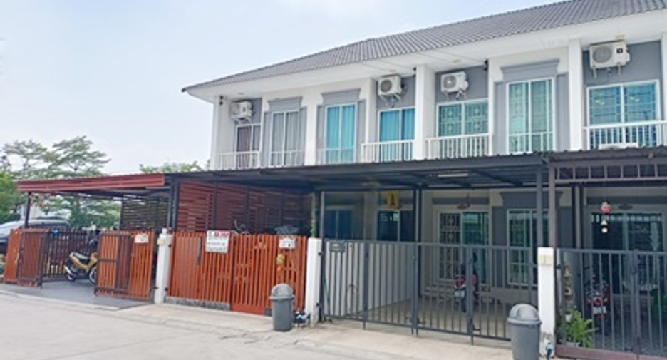 Reihenhaus zum Kauf mit 2 Zimmer in Phan Thong, Chonburi