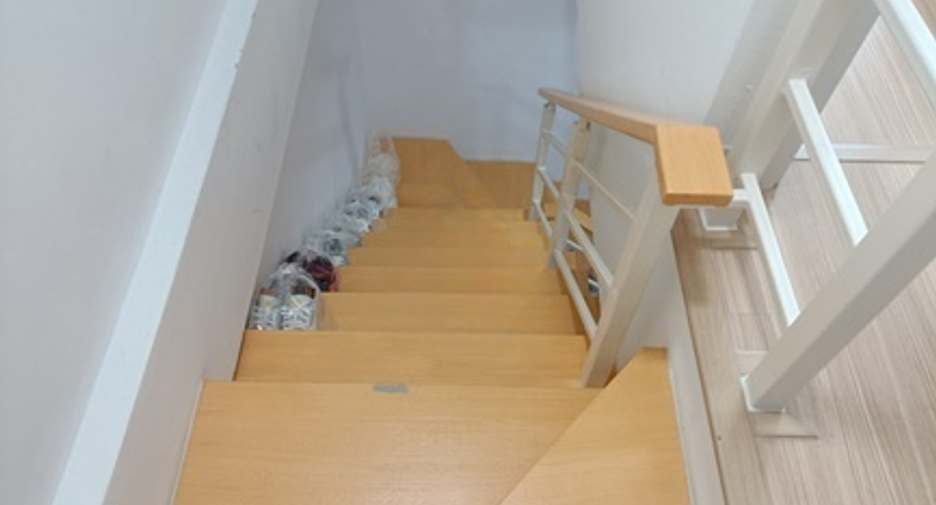 Reihenhaus zum Kauf mit 2 Zimmer in Phan Thong, Chonburi