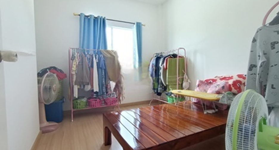 Reihenhaus zum Kauf mit 2 Zimmer in Phan Thong, Chonburi