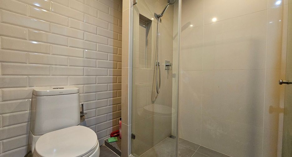 For sale 1 bed condo in Mueang Samut Prakan, Samut Prakan