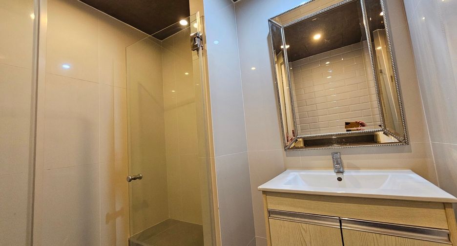 For sale 1 bed condo in Mueang Samut Prakan, Samut Prakan