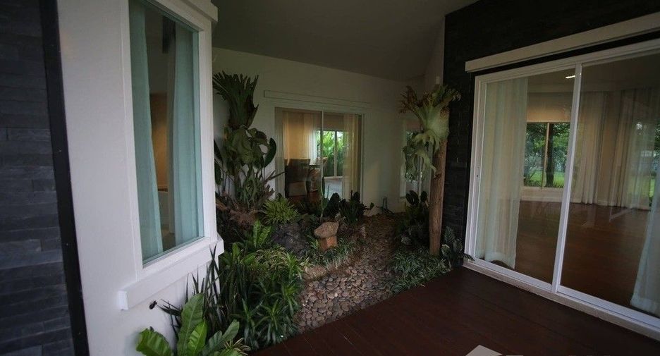 For sale 5 bedrooms house in Mueang Chiang Rai, Chiang Rai