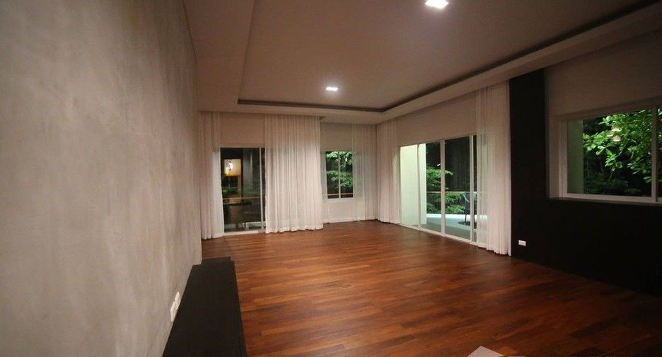 For sale 5 bedrooms house in Mueang Chiang Rai, Chiang Rai