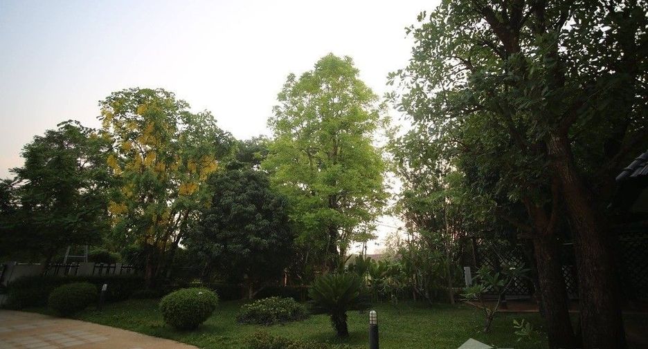For sale 5 bedrooms house in Mueang Chiang Rai, Chiang Rai