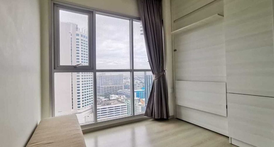 For sale 2 bedrooms condo in Huai Khwang, Bangkok