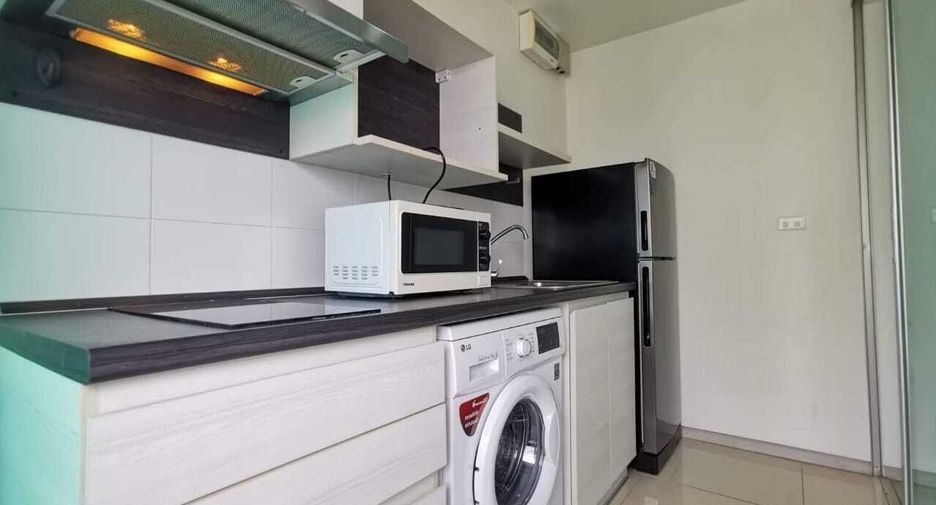 For sale 2 bedrooms condo in Huai Khwang, Bangkok