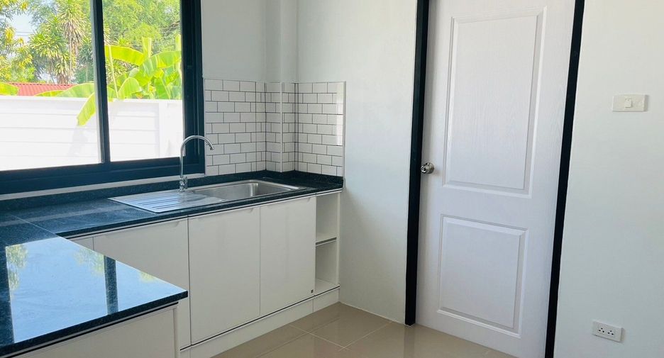 Casa en venta de 3 habitaciones en Phan Thong, Chonburi