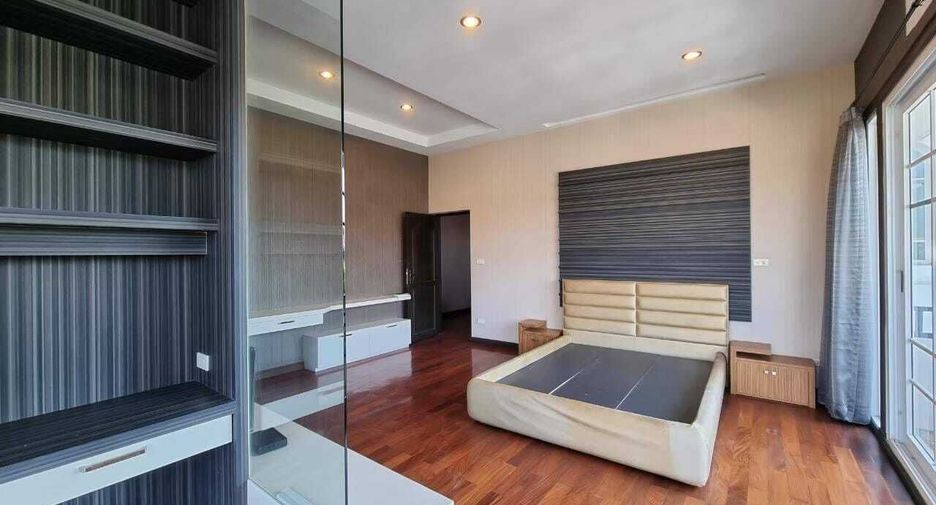 For sale 4 bedrooms house in Mueang Samut Sakhon, Samut Sakhon