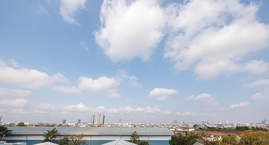 For sale 1 bed condo in Mueang Samut Prakan, Samut Prakan